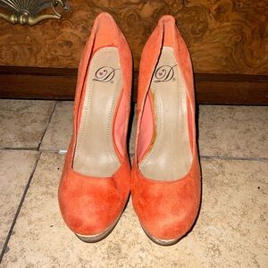 D women’s Y2K Orange women’s heels size 5 1/2